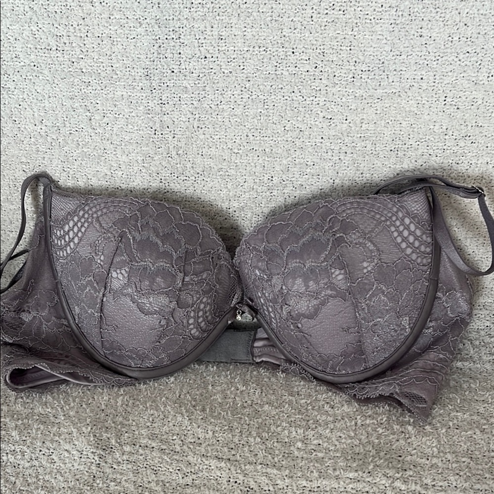 VS Victoria’s Secret Plunge 34B lavender/gray silky lace bra front bow & jewel